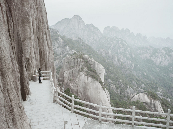 后期调色：主色调、聚焦色和辅助色在摄影后期中的应用