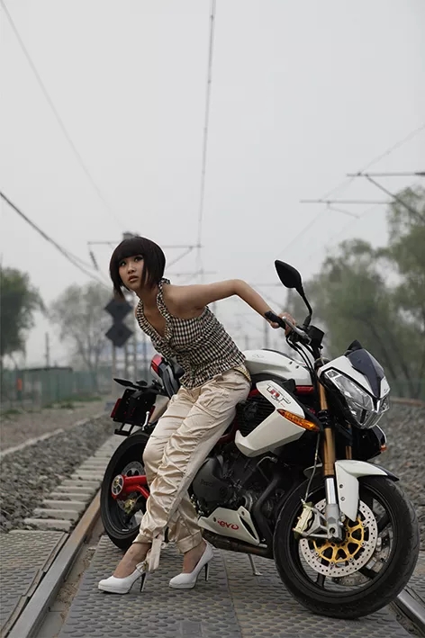 PS把照片变时尚插画的制作教程