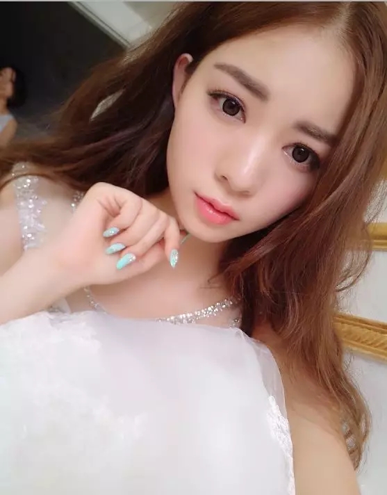 PS+SAI美女转手绘图文教程-伊丞小站（YLIMHS.COM）