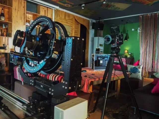 图片[13]-后期解密：如何在不用绿幕的情况下，实现和N个自己同时对话效果？-伊丞小站（YLIMHS.COM）